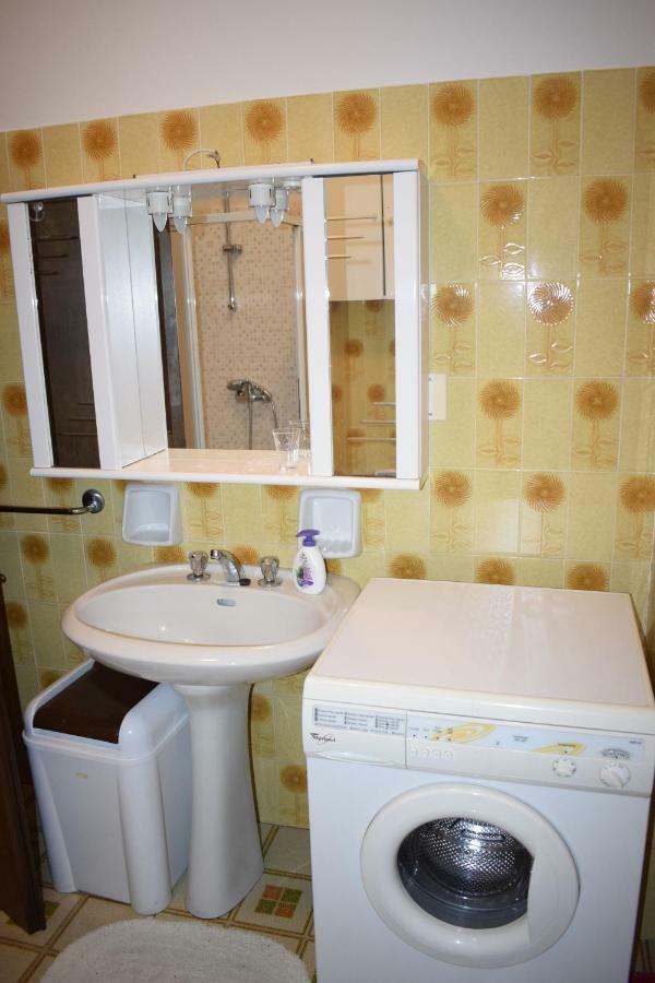 Aldinhaus Apartment Brenzone sul Garda Bagian luar foto